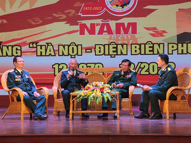 quan-chung-phong-khong-khong-quan-to-chuc-giao-luu-“vang-mai-ban-hung-ca-bau-troi”-ky-niem-50-nam-chien-thang-“ha-noi-dien-bien-phu-tren-khong”