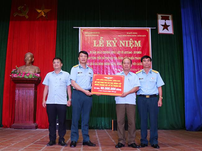 quan-chung-phong-khong-khong-quan-to-chuc-nhieu-hoat-dong-tri-an-ky-niem-75-nam-ngay-thuong-binh-liet-si-27-7