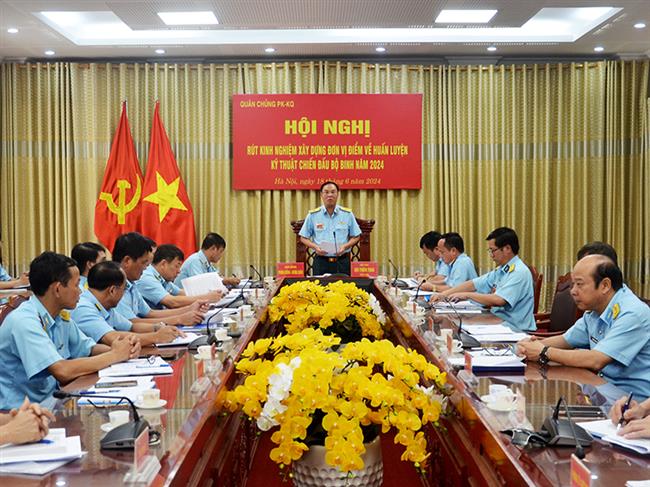 quan-chung-pk-kq-rut-kinh-nghiem-xay-dung-don-vi-diem-ve-huan-luyen-ky-thuat-chien-dau-bo-binh-cho-chien-si-moi-nam-2024