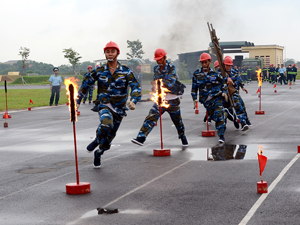 quan-chung-pk-kq-se-dai-dien-bo-quoc-phong-to-chuc-le-mit-tinh-thang-hanh-dong-ve-atvsld-pccn-lan-thu-nhat