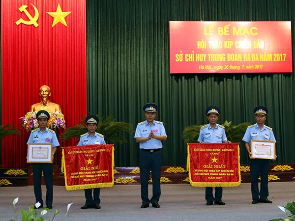 quan-chung-pk-kq-to-chuc-hoi-thao-kip-chien-dau-so-chi-huy-trung-doan-ra-da