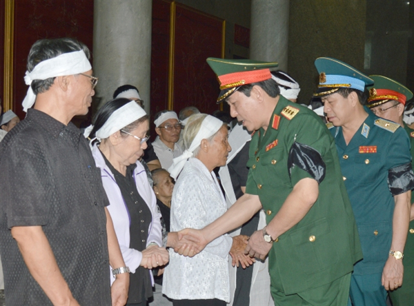 quan-chung-pk-kq-to-chuc-le-tang-trung-tuong-vu-trong-canh