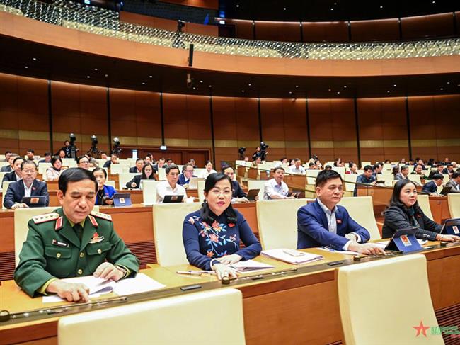 quoc-hoi-thong-qua-luat-sua-doi-bo-sung-mot-so-dieu-cua-luat-si-quan-quan-doi-nhan-dan-viet-nam