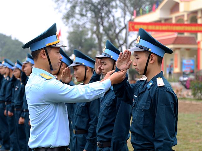 quy-dinh-cap-bac-quan-ham-cao-nhat-doi-voi-chuc-vu-cua-ha-si-quan-binh-si