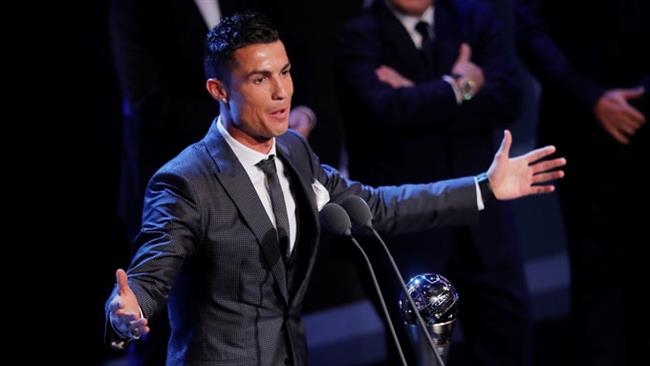 ronaldo-gianh-giai-cau-thu-xuat-sac-nhat-fifa-the-best-2017