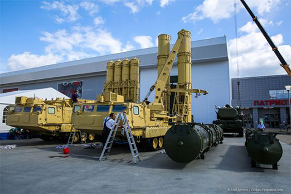 s-300-luc-quan-co-dan-ten-lua-danh-chan-moi