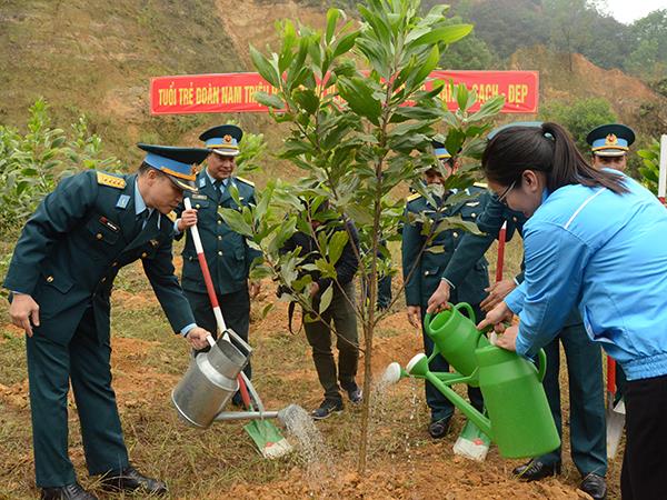 tuoi-tre-quan-chung-pk-kq-soi-noi-huong-ung-hoat-dong-thang-thanh-nien-nam-2019