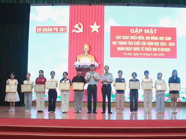 su-doan-361-to-chuc-gap-mat-cac-chau-hoc-sinh-dat-thanh-tich-xuat-sac-nam-hoc-2025-2026