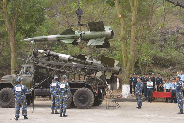 su-doan-363-to-chuc-hoi-thao-thuc-hanh-lap-rap-dan-ten-lua-c-125m
