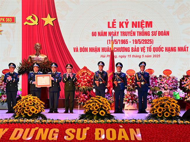 su-doan-363-to-chuc-le-ky-niem-60-nam-ngay-truyen-thong-va-don-nhan-huan-chuong-bao-ve-to-quoc-hang-nhat