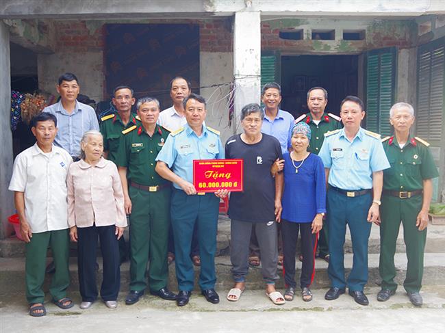 su-doan-363-trao-tien-ho-tro-xay-dung-“nha-dai-doan-ket”-tang-gia-dinh-ong-nguyen-quang-huynh