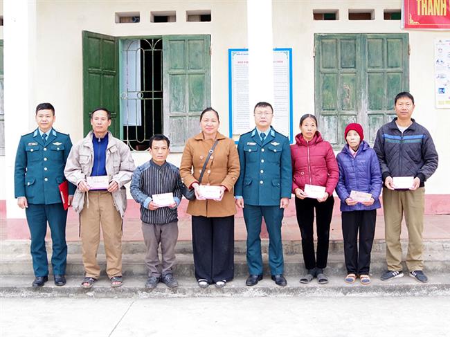 su-doan-365-tang-qua-cac-gia-dinh-co-hoan-canh-kho-khan-tren-dia-ban-tinh-bac-giang