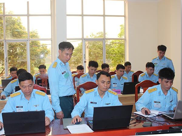 su-doan-365-to-chuc-hoi-thi-can-bo-giang-day-chinh-tri
