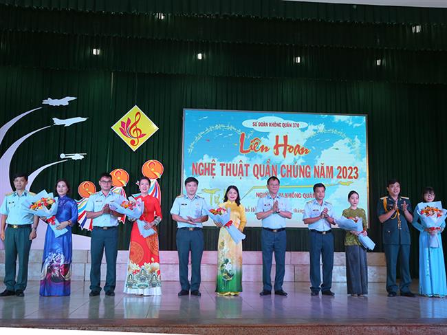 su-doan-370-to-chuc-lien-hoan-nghe-thuat-quan-chung-nam-2023