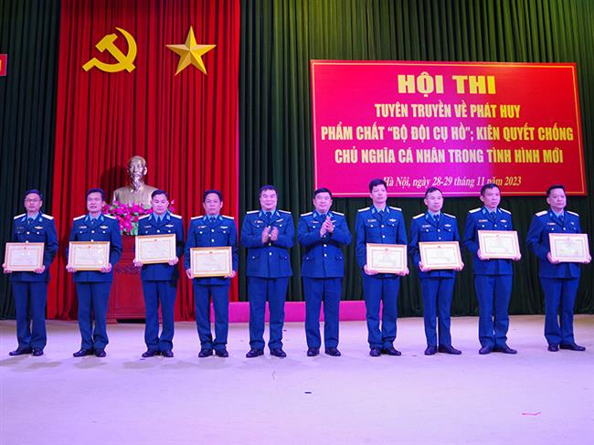 su-doan-371-to-chuc-hoi-thi-tuyen-truyen-phat-huy-pham-chat-“bo-doi-cu-ho”-kien-quyet-chong-chu-nghia-ca-nhan-trong-tinh-hinh-moi