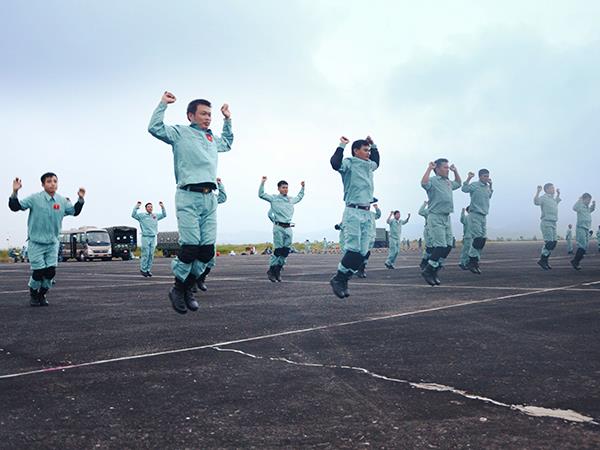 su-doan-372-nang-cao-ky-nang-nhay-du-cho-cac-luc-luong