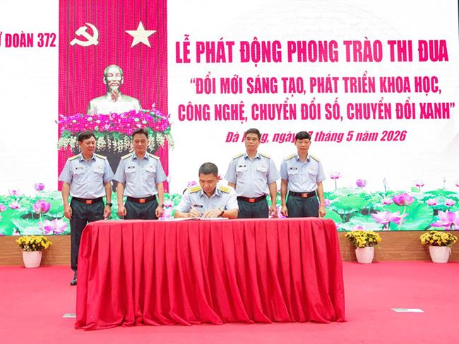 su-doan-372-phat-dong-phong-trao-thi-dua-“doi-moi-sang-tao-phat-trien-khoa-hoc-cong-nghe-chuyen-doi-so-chuyen-doi-xanh”