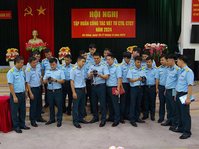 su-doan-372-to-chuc-tap-huan-cong-tac-quan-ly-su-dung-vat-tu-cong-tac-dang-cong-tac-chinh-tri-nam-2024