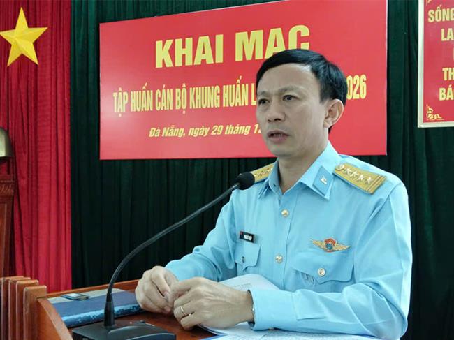 su-doan-375-tap-huan-can-bo-khung-huan-luyen-chien-si-moi-nam-2026