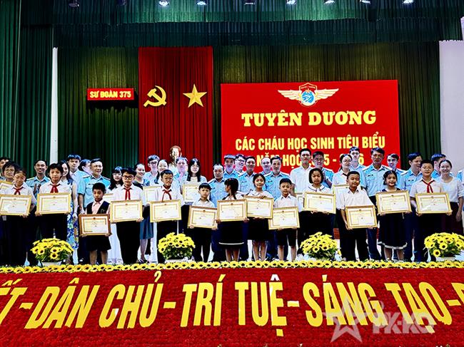 su-doan-375-to-chuc-tuyen-duong-cac-hoc-sinh-tieu-bieu-nam-hoc-2025-2026
