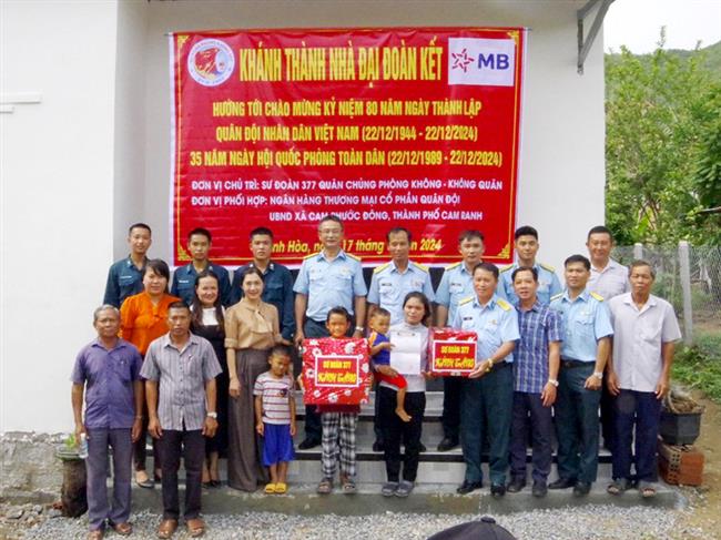 su-doan-377-khanh-thanh-va-ban-giao-“nha-dai-doan-ket”-cho-gia-dinh-ong-mau-thanh-long
