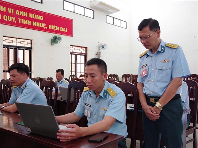 su-doan-377-to-chuc-hoi-thi-can-bo-giang-day-chinh-tri-va-bao-cao-vien-gioi-nam-2026