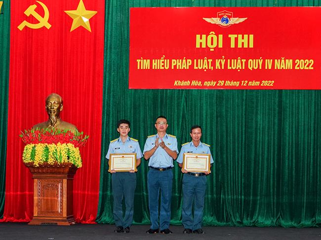 su-doan-377-to-chuc-hoi-thi-kien-thuc-phap-luat-ky-luat-quy-iv-nam-2022