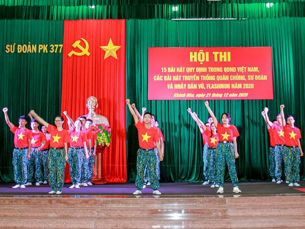 su-doan-377-to-chuc-thi-15-bai-hat-quy-dinh-va-cac-bai-hat-truyen-thong