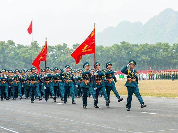 su-khac-nhau-giua-quan-chung-va-binh-chung-trong-quan-doi-nhan-dan-viet-nam