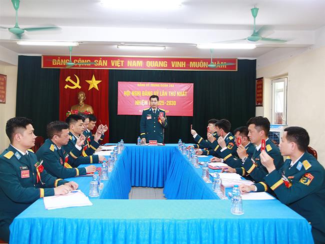 tap-trung-dan-chu-giai-phap-cot-loi-de-xay-dung-to-chuc-dang