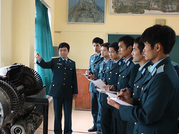 tap-trung-nang-cao-chat-luong-giao-duc-chinh-tri-trong-quan-chung-pk-kq-thoi-ky-moi
