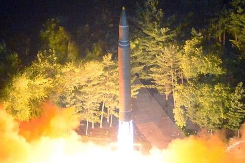 ten-lua-trieu-tien-bay-duoc-3-700-km-va-roi-xuong-thai-binh-duong