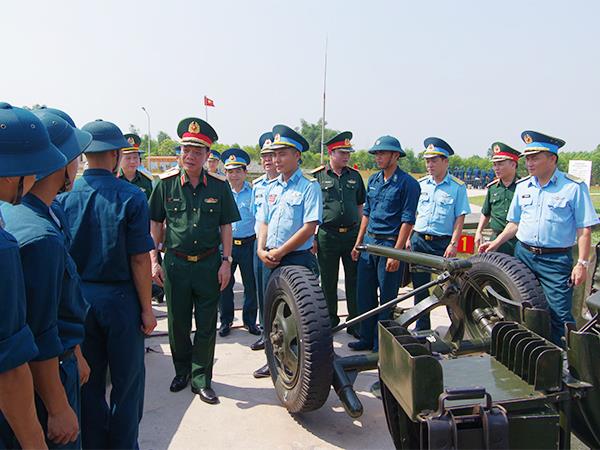 thieu-tuong-ngo-minh-tien-pho-tong-tham-muu-truong-qdnd-viet-nam-kiem-tra-su-doan-365