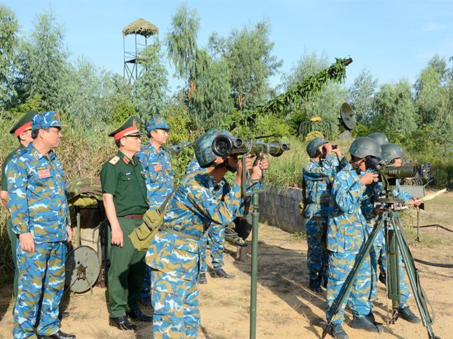 thieu-tuong-pham-truong-son-kiem-tra-quan-chung-phong-khong-khong-quan-to-chuc-dien-tap-tai-mien-trung