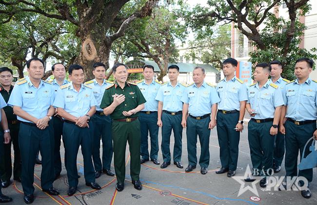 thuong-tuong-pham-truong-son-kiem-tra-cong-tac-chuan-bi-dien-tap-ban-nem-bom-dan-that-nam-2026-cua-quan-chung-phong-khong-khong-quan