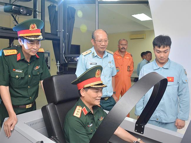 thuong-tuong-pham-truong-son-pho-tong-tham-muu-truong-qdnd-viet-nam-kiem-tra-tai-truong-si-quan-khong-quan