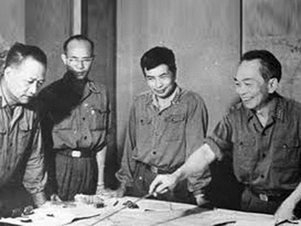 thuong-tuong-song-hao-vi-tuong-tai-ba-mau-muc-van-vo-song-toan