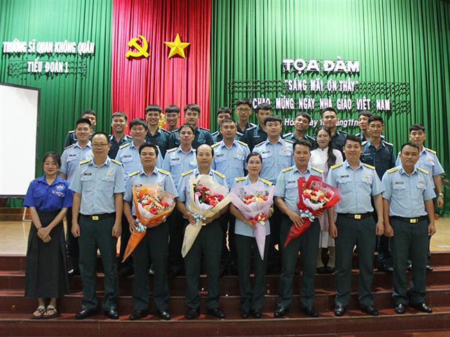 toa-dam-“sang-mai-on-thay”