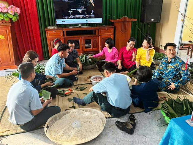 tieu-doan-44-to-chuc-chuong-trinh-“xuan-canh-troi-tet-tham-tinh-quan-dan”-va-phat-dong-“tet-trong-cay-doi-doi-nho-on-bac-ho”