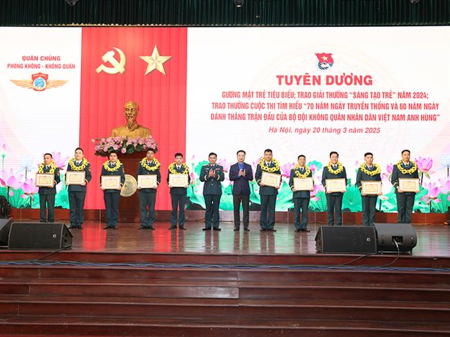 ton-vinh-nhung-cong-hien-cua-tuoi-tre-quan-chung-phong-khong-khong-quan