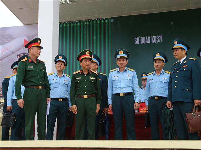 tong-cuc-chinh-tri-kiem-tra-cong-tac-chuan-bi-to-chuc-le-phat-dong-thi-dua-cao-diem-“50-ngay-thi-dua-lap-cong-quyet-thang”-tai-su-doan-371
