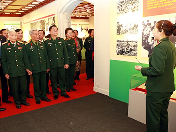 tong-cuc-chinh-tri-qdnd-viet-nam-khai-mac-trien-lam-dang-cong-san-viet-nam-ra-doi-buoc-ngoat-cua-cach-mang-viet-nam