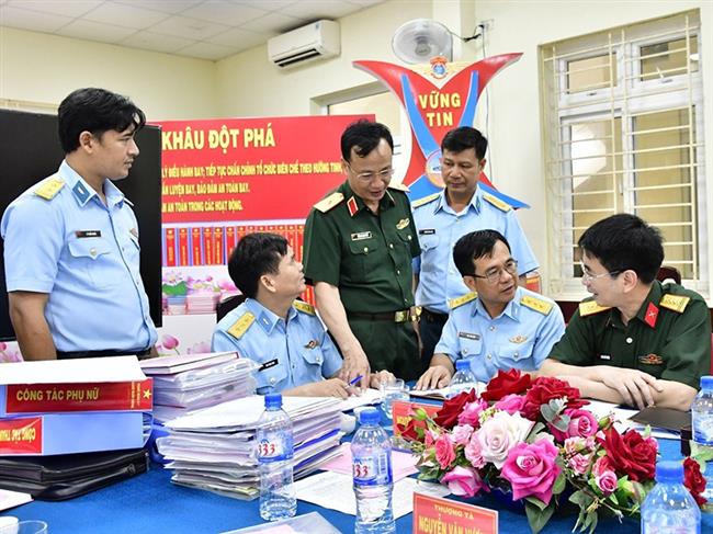 tong-cuc-chinh-tri-qdnd-viet-nam-kiem-tra-hoat-dong-cong-tac-dang-cong-tac-chinh-tri-tai-trung-doan-917