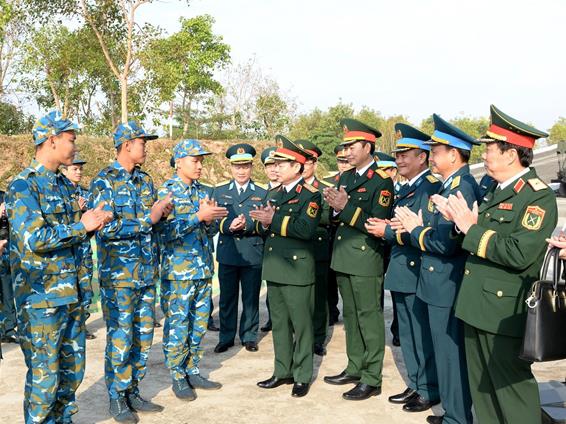 tong-cuc-chinh-tri-quan-doi-nhan-dan-viet-nam-kiem-tra-nhiem-vu-san-sang-chien-dau-tai-trung-doan-236