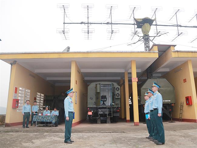 tram-ra-da-62-huan-luyen-gioi-de-quan-ly-vung-troi-tot