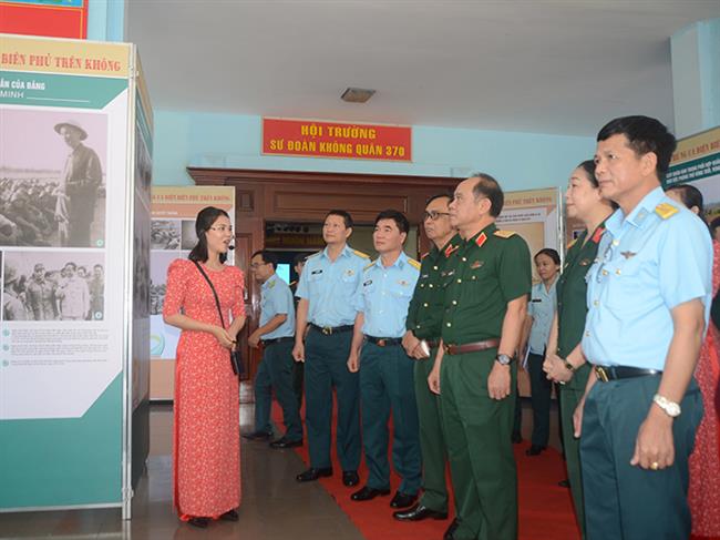 trien-lam-“ban-hung-ca-dien-bien-phu-tren-khong”