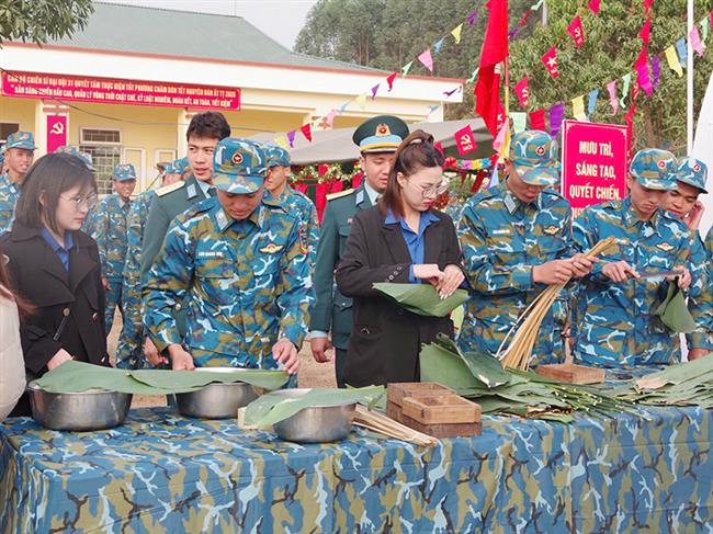 trung-doan-228-to-chuc-chuong-trinh-“xuan-canh-troi-tet-tham-tinh-quan-dan”-mung-xuan-at-ty-2025