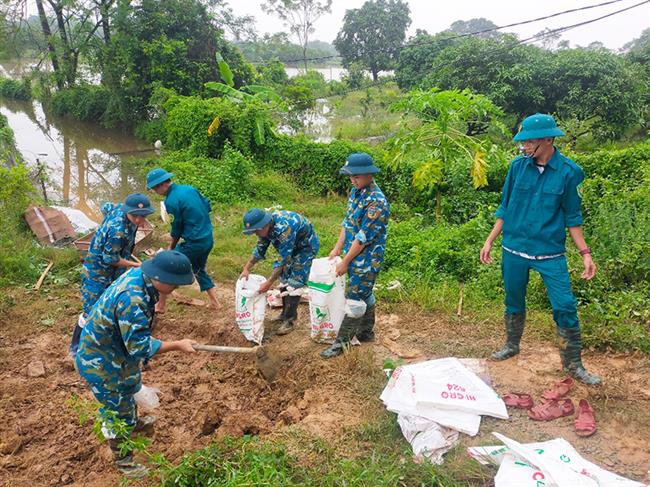 trung-doan-236-giup-nhan-dan-khac-phuc-hau-qua-bao-so-11-matmo