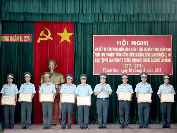 trung-doan-274-so-ket-va-ton-vinh-dien-hinh-tien-tien-5-nam-thuc-hien-cuoc-van-dong-“phat-huy-truyen-thong-cong-hien-tai-nang-xung-danh-bo-doi-cu-ho”