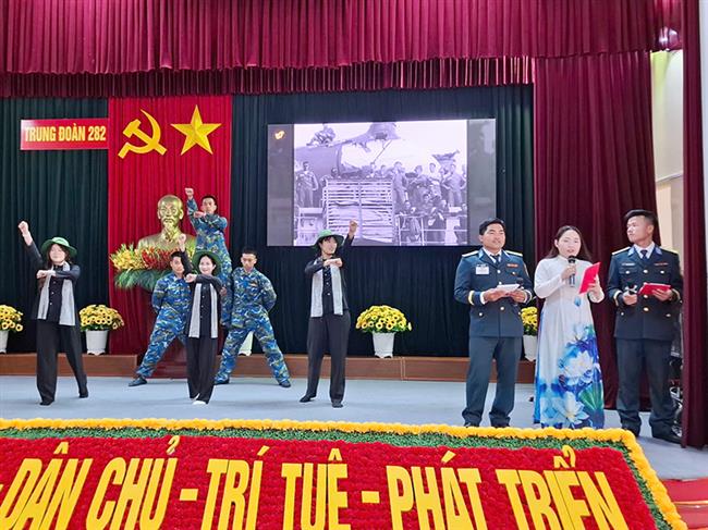 trung-doan-282-to-chuc-hoi-thi-can-bo-doan-gioi-va-tuyen-truyen-vien-tre